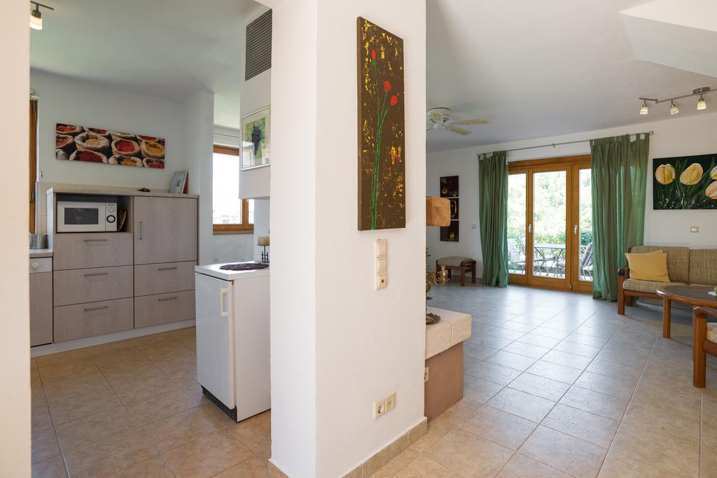 Apartments Tamara Ровинско село Екстериор снимка