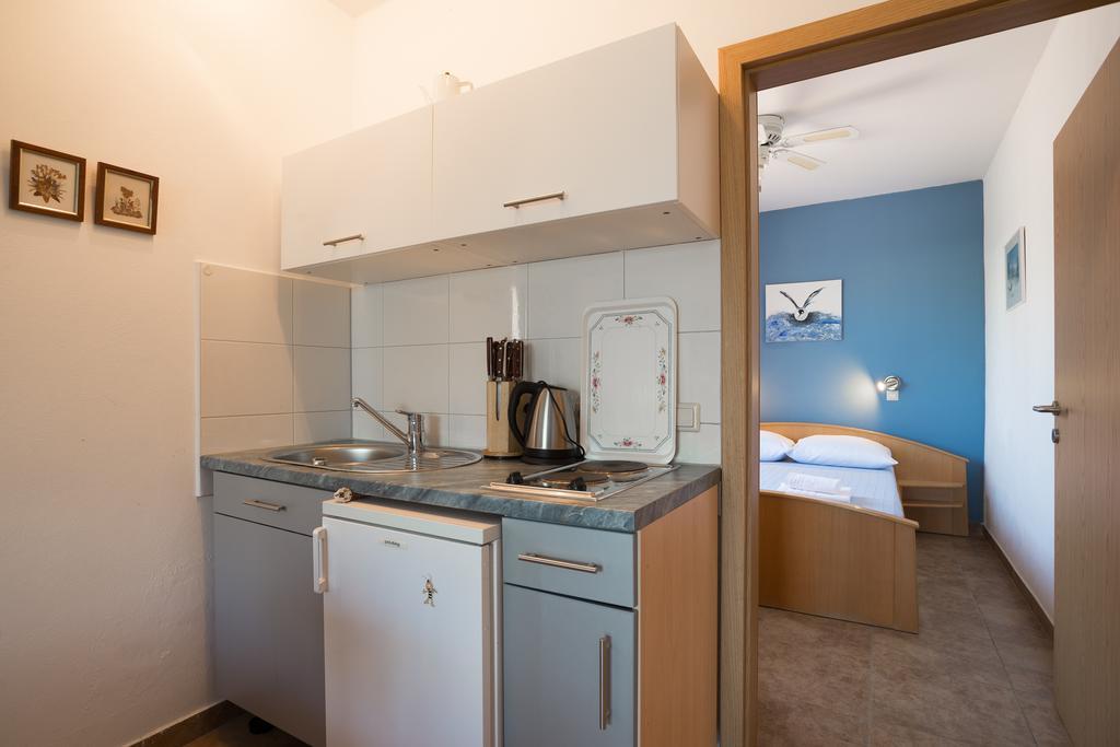 Apartments Tamara Ровинско село Екстериор снимка